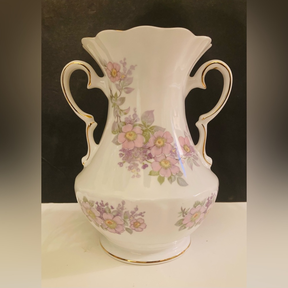 Vintage Royal Tara Irish Blossom Vase Bone China Gold Guild Galway Ireland